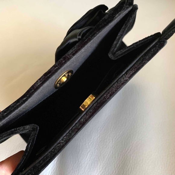 Brand new - Black velvet evening clutch - Picture 5 of 5